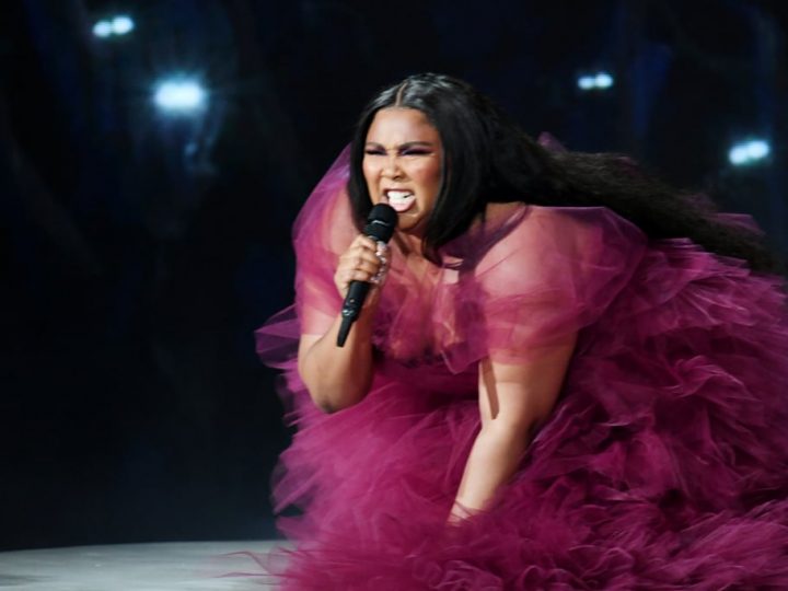 Lizzo Debuts New Hit ‘Jerome’ During Soulful Performance at 2019 American Music Awards