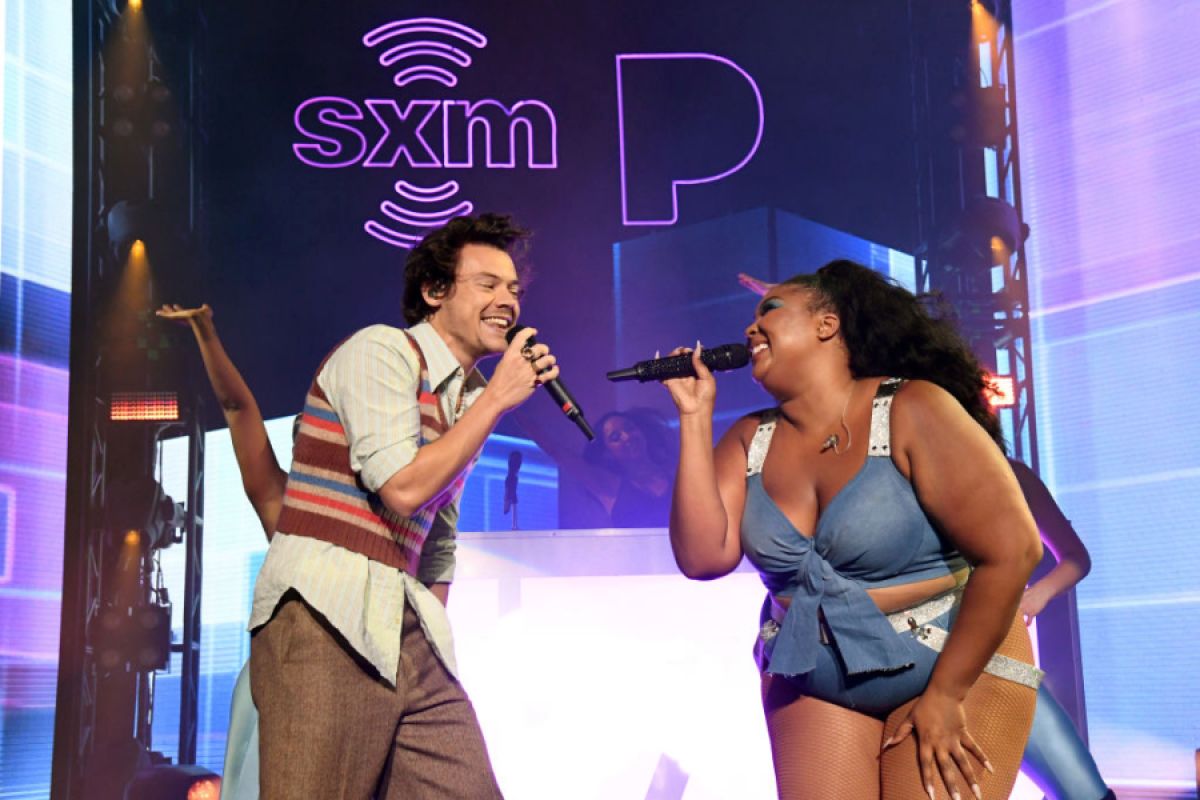 Watch Harry Styles Join Lizzo Onstage for ‘Juice’