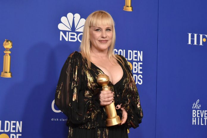 PATRICIA ARQUETTE INTERVENES ON RICKY GERVAIS’ WEAK ATTEMPT AT ANTI-TRANS HUMOR – AND SHE DOESN’T HOLD BACK