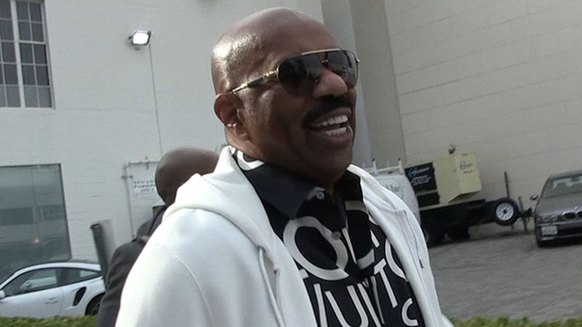 STEVE HARVEY TO MARK CURRY YOU CAN’T EVEN NAME THE JOKE I ‘STOLE’ … Grow Up, Man!!!