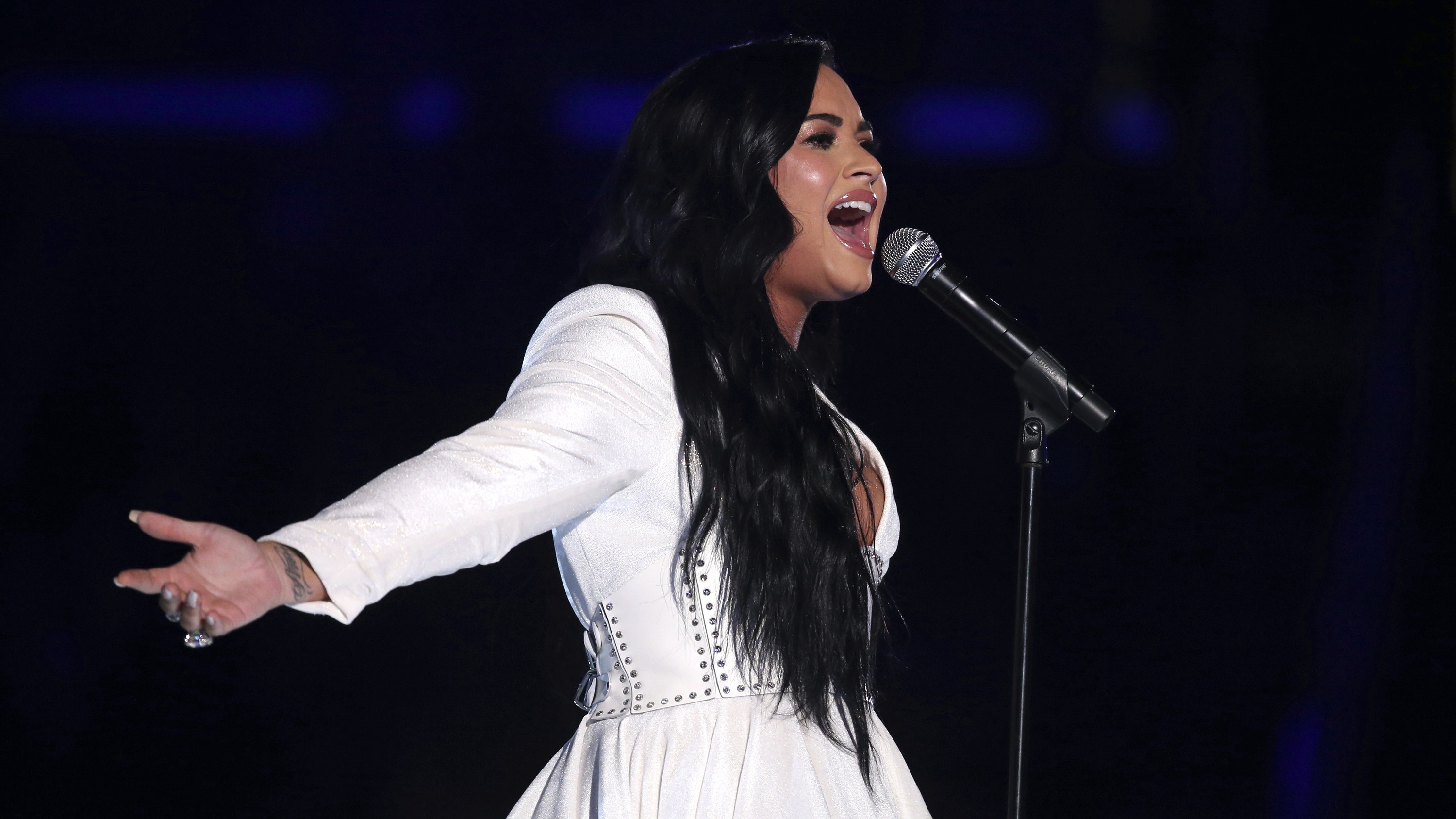Demi Lovato delivers powerful performance during emotional Grammys return