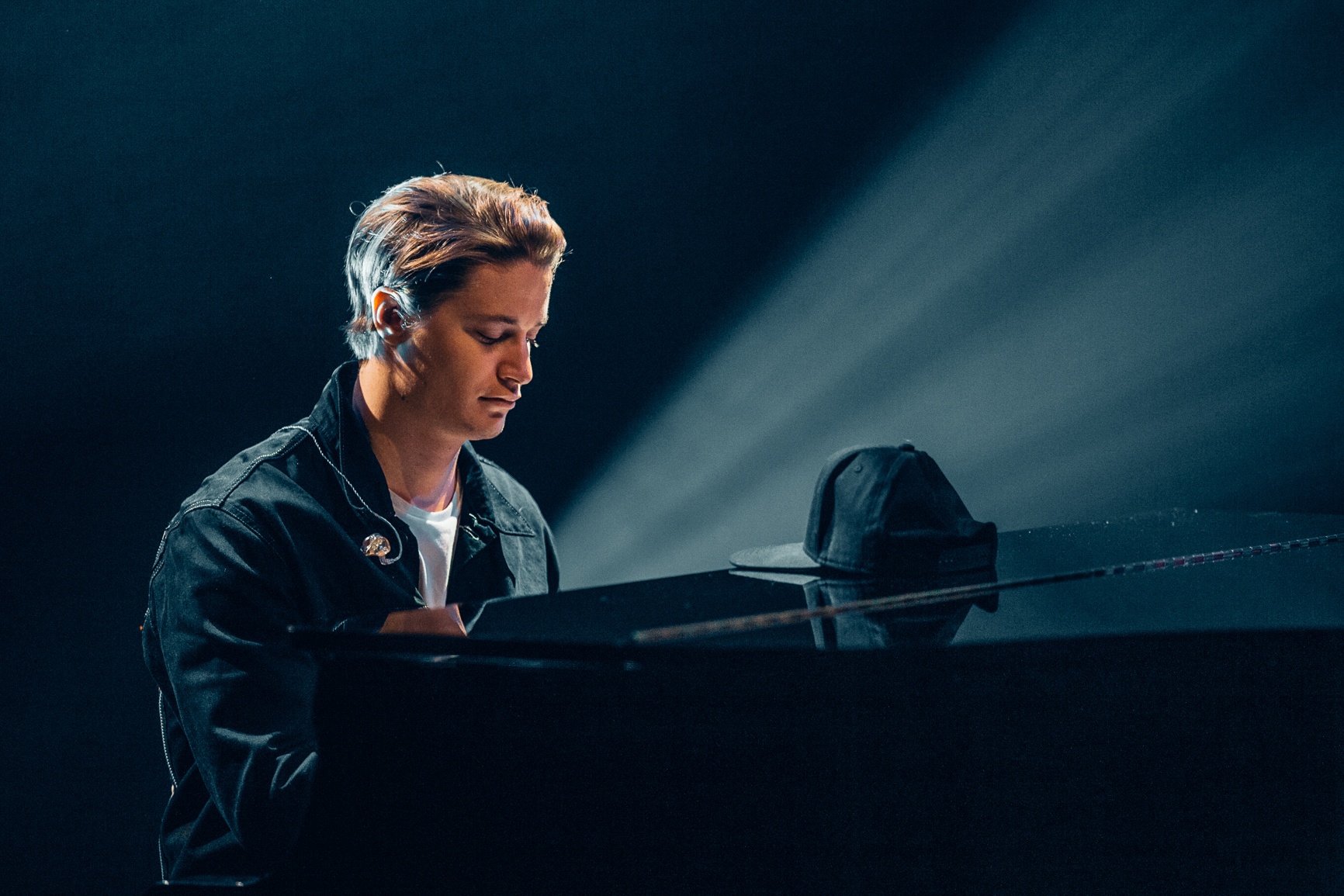 Stream Kygo’s anticipated third studio album, ‘Golden Hour’