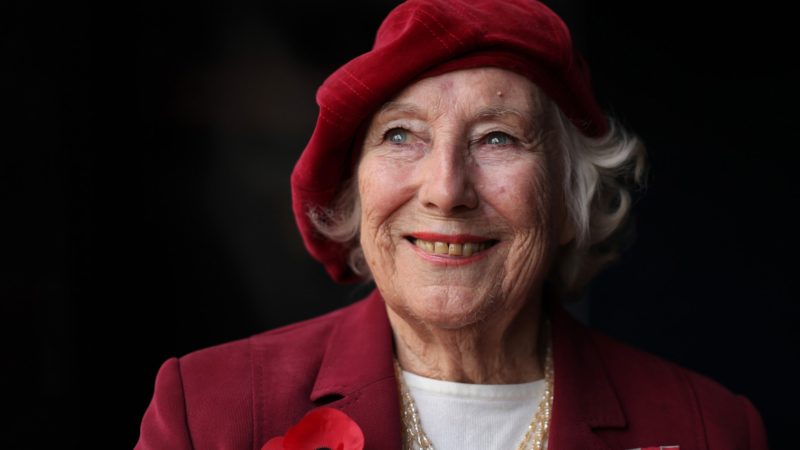 ‘We’ll Meet Again’ singer Vera Lynn, who boosted British morale during WWII, has died