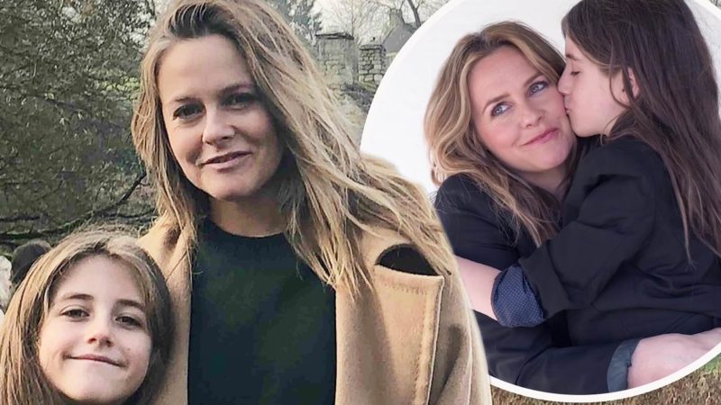 Alicia Silverstone Talks About Bathing With Her 9-Year-Old Son