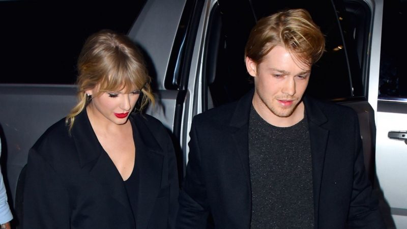 Taylor Swift Says Boyfriend Joe Alwyn ‘Absolutely’ Understands Her A-Lister Lifestyle