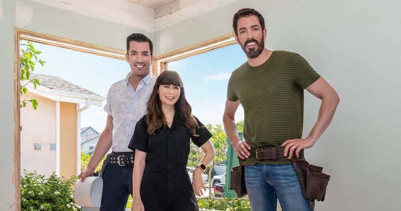 ‘Celebrity IOU’: Jonathan and Drew Scott have the perfect tips to make your home LOOK bigger without BEING bigger