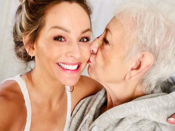 Bachelorette Clare Crawley has an ’emotional’ reunion with mother who suffers from Alzheimer’s disease and dementia