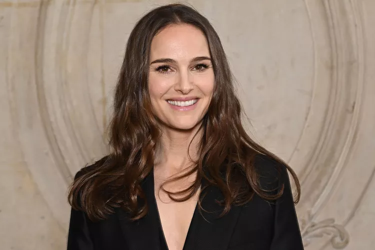 Natalie Portman Expresses Gratitude to Friends ‘Who Lift Me Up Again and Again’ After Divorce from Benjamin Millepied