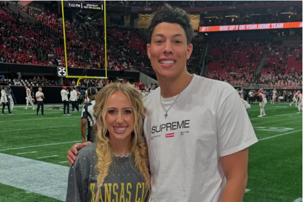 Pregnant Brittany Mahomes Shows Off Cowgirl-Inspired Outfit at Chiefs-Falcons Game